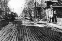 Эпохи холст заиндевелый - мазком багровой кисти…
