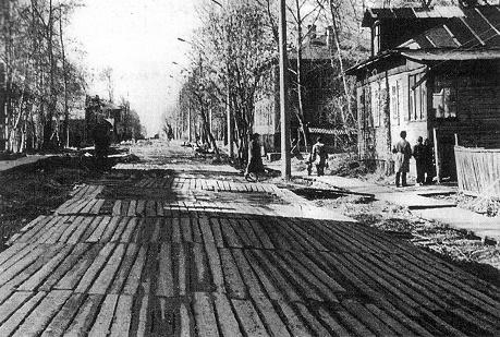 Эпохи холст заиндевелый - мазком багровой кисти…